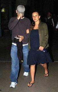 明星娶丑女,颠覆传统观念，爱情无界限  第2张